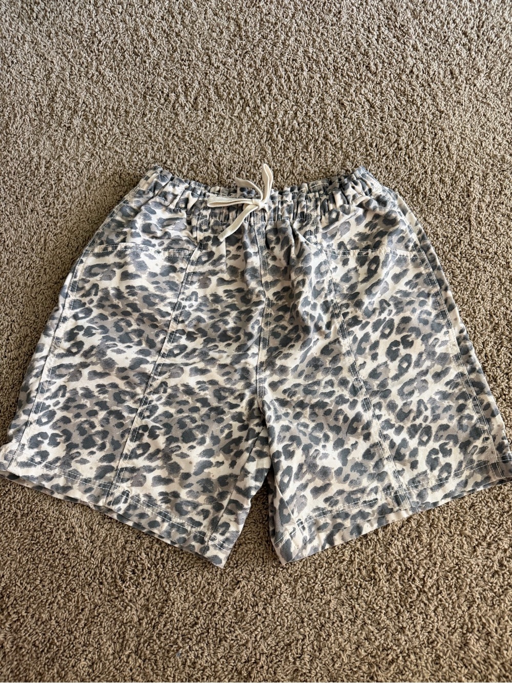 aerie High-Rise Leopard Print Shorts in Gray and Cream